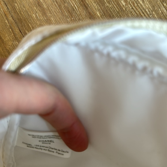 Chanel 2023 cosmetic pouch - Picture 4 of 5